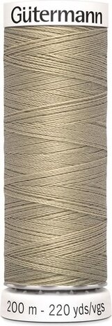 G&uuml;termann Naaigaren - Beige - Nr 131 - 200 meter