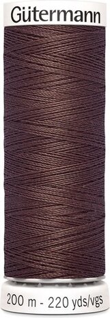 G&uuml;termann Naaigaren - Bruin - Nr 446 - 200 meter