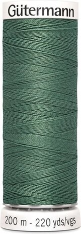 G&uuml;termann Naaigaren - Groen - Nr 553 - 200 meter