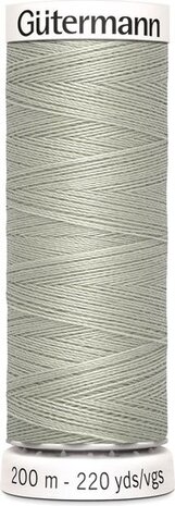 G&uuml;termann Naaigaren - Groen - Nr 633 - 200 meter