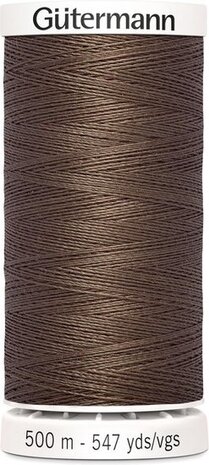 G&uuml;termann Naaigaren Bruin - Nr 672- 500 meter