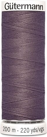 G&uuml;termann Naaigaren - Paars - Nr 127 - 200 meter
