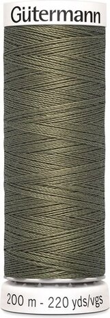 G&uuml;termann Naaigaren - Groen - Nr 825 - 200 meter
