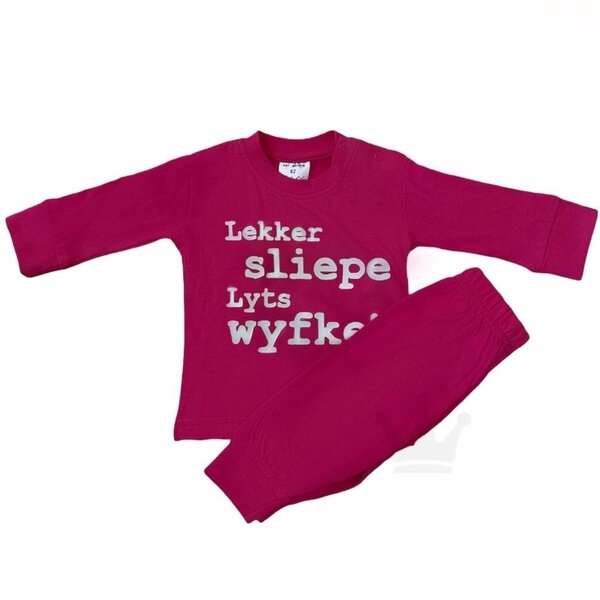 Babyjama hardroze met Friese tekst